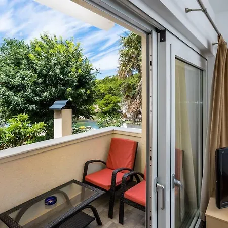 Apartmani Vinko Tribunj-Sovlje Tribalj Exterior foto