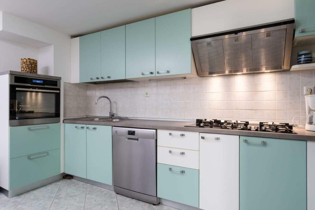 Vinko Tribunj-sovlje Apartment *